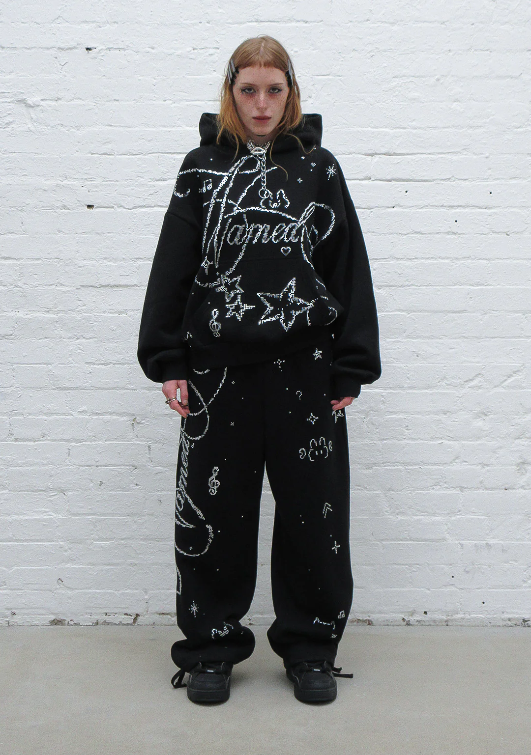 DREAMER RHINESTONE TEDDY OVERSIZED SWEATPANTS BLACK - Image 4
