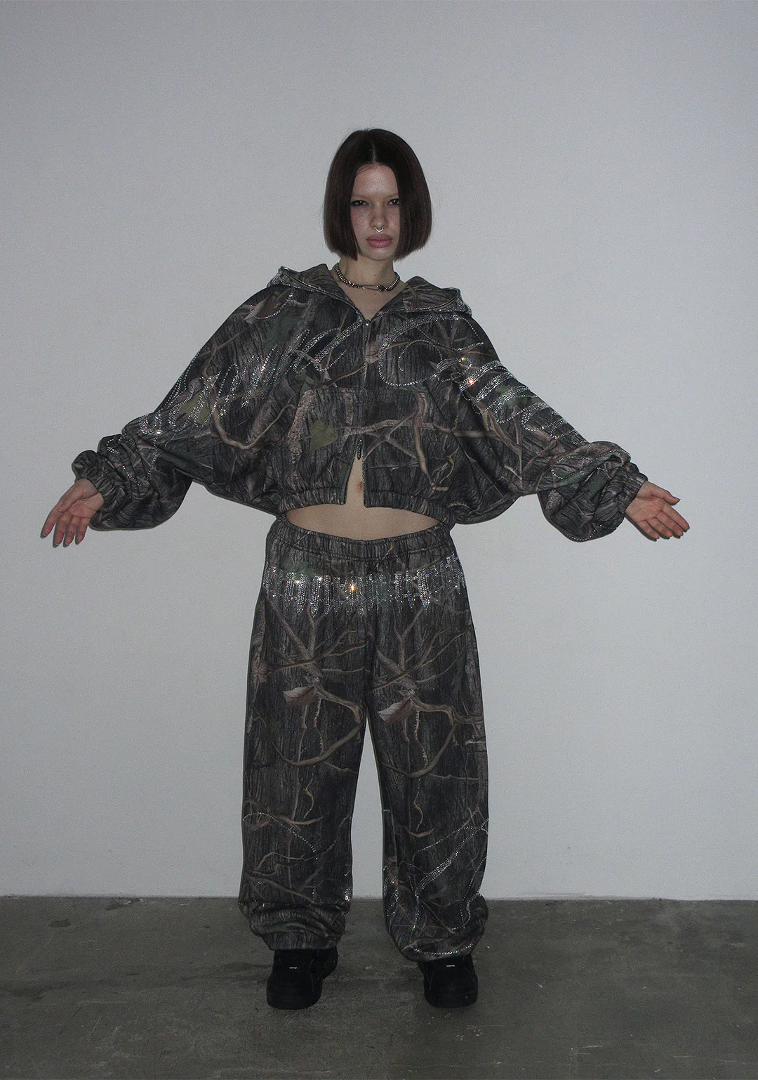 ENEMY RHINESTONE SWEATPANTS TREE CAMO - Image 3