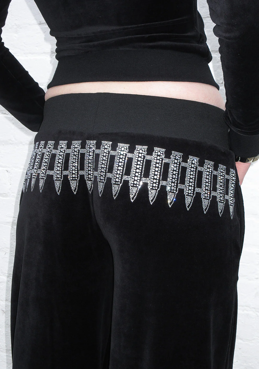 ENEMY RHINESTONE VELOUR SWEATPANTS BLACK - Image 5