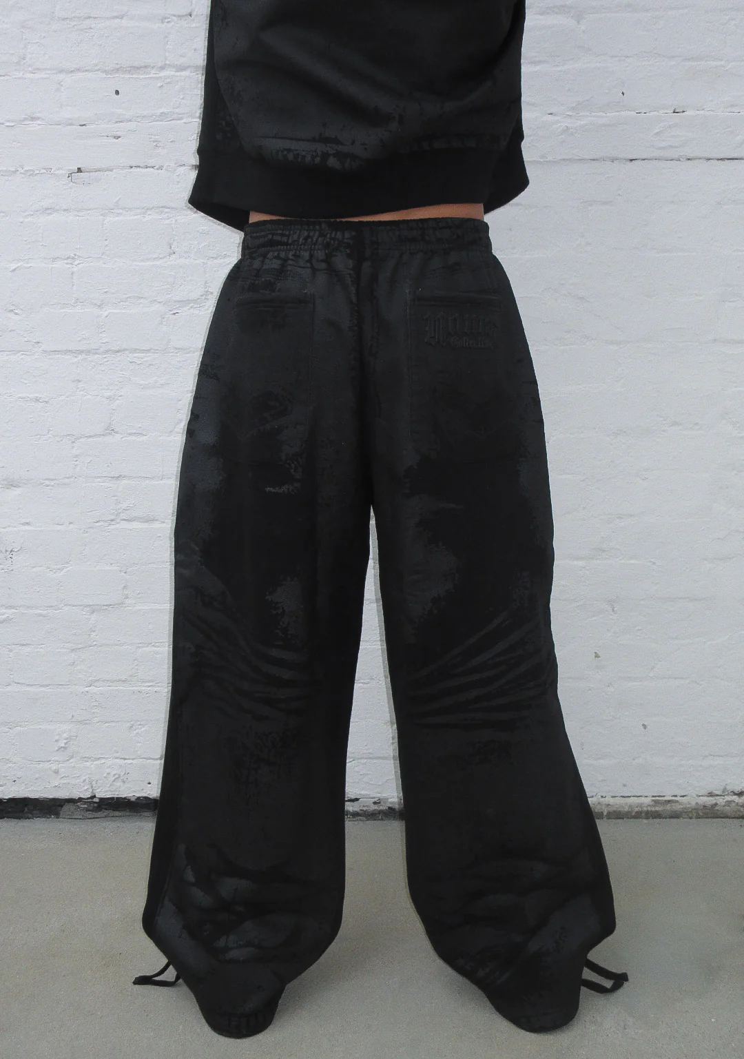 FAITHFUL LEATHER EFFECT OVERSIZED SWEATPANTS BLACK - Image 3