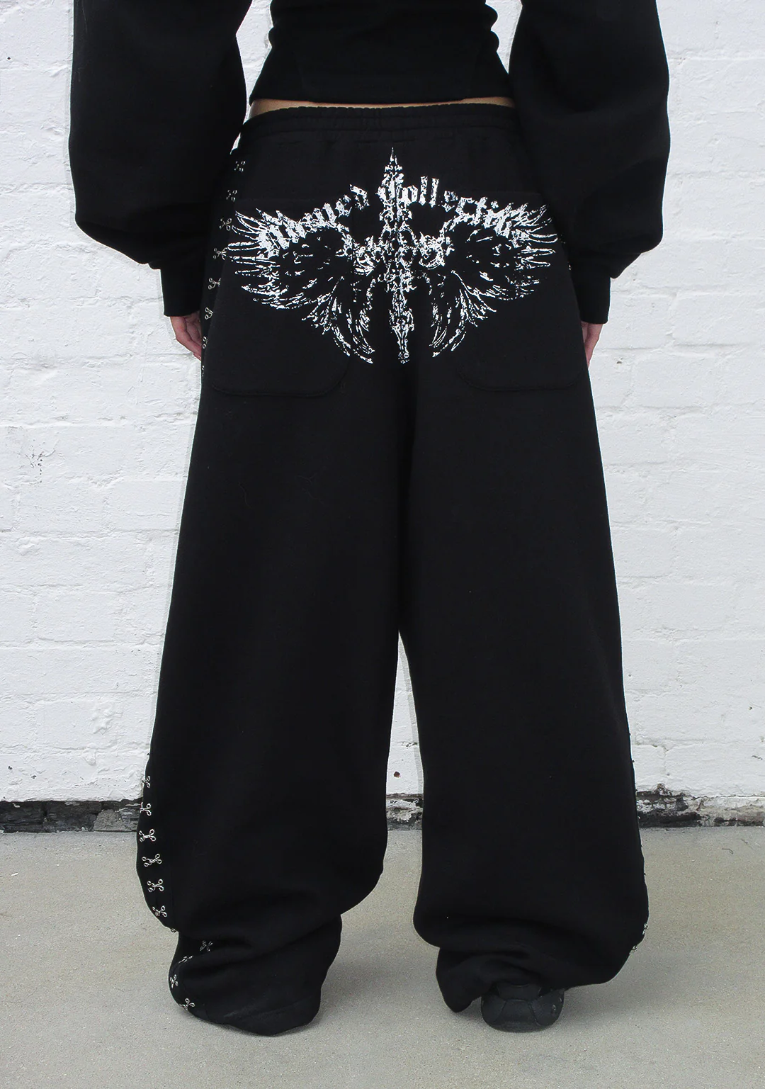 FALLEN HOOK AND EYE OVERSIZED SWEATPANTS BLACK - Image 3