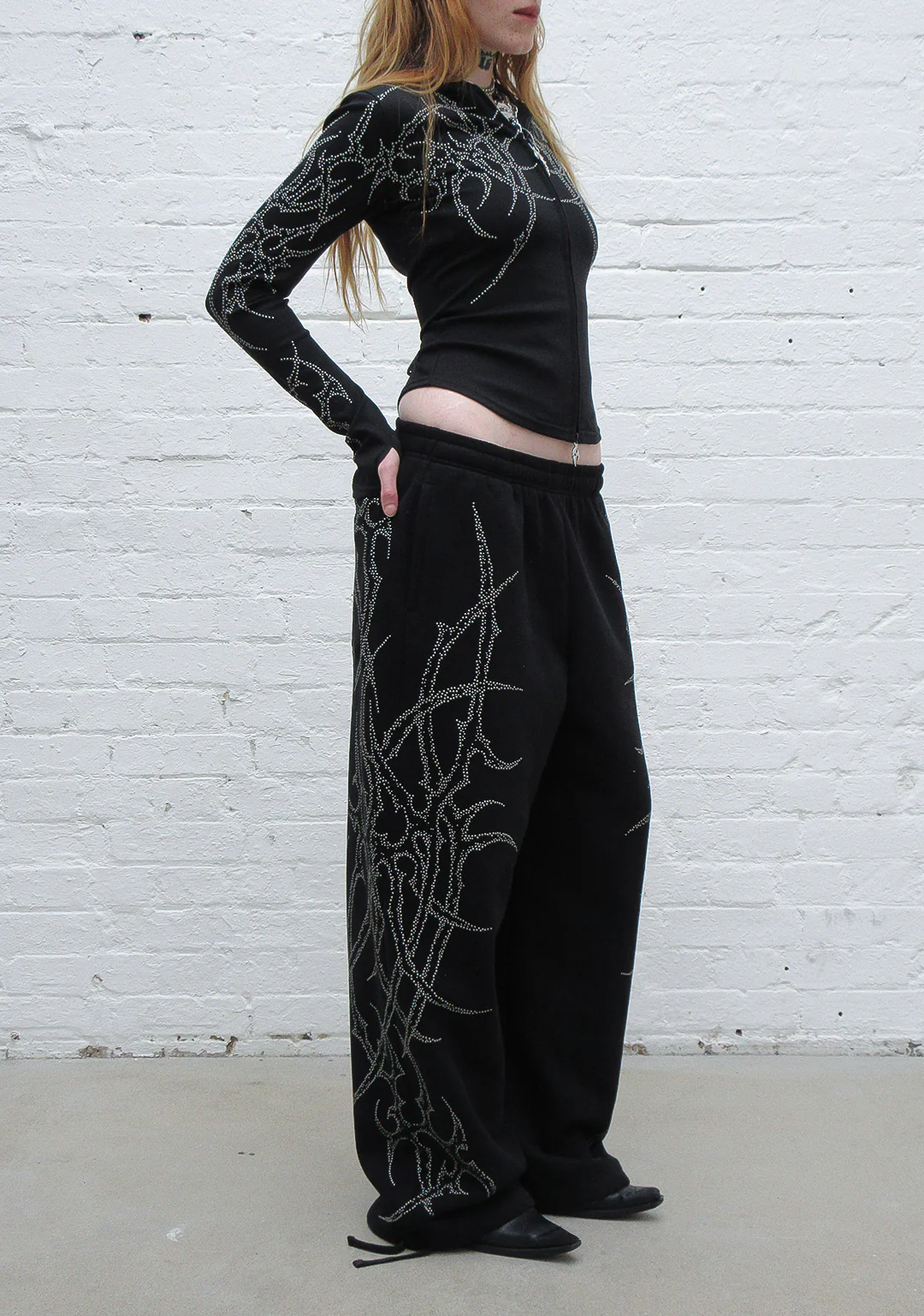 HAUNT STUDDED OVERSIZED SWEATPANTS BLACK - Image 4