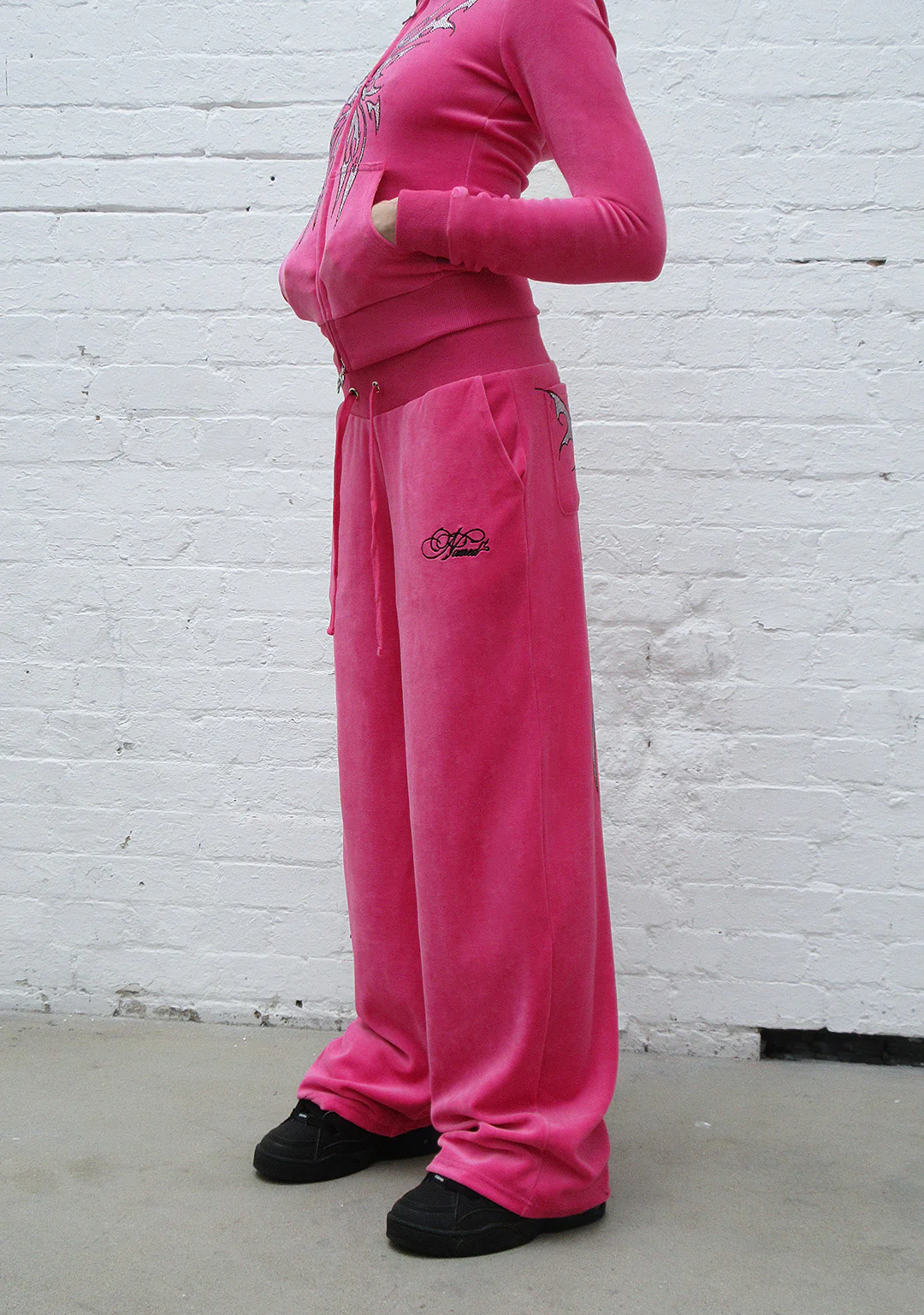IDOL RHINESTONE VELOUR SWEATPANTS HOT PINK - Image 3