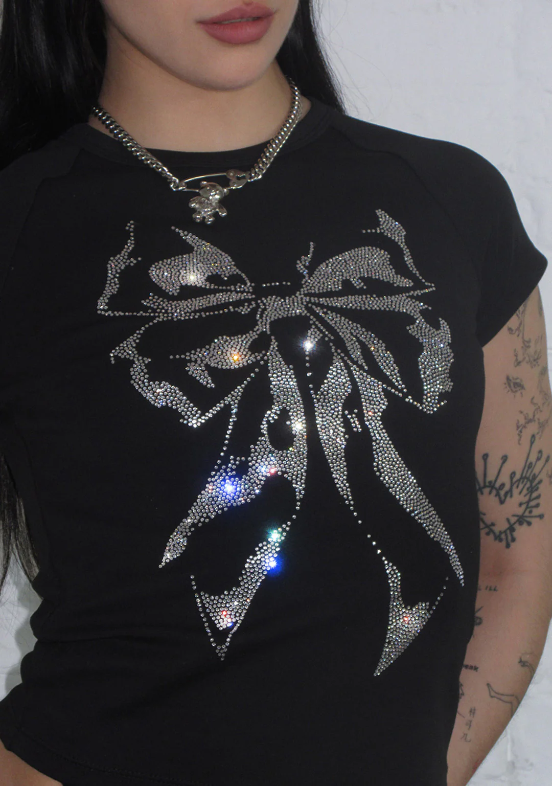 NOCTURNAL RHINESTONE BOW BABY TEE BLACK - Image 3