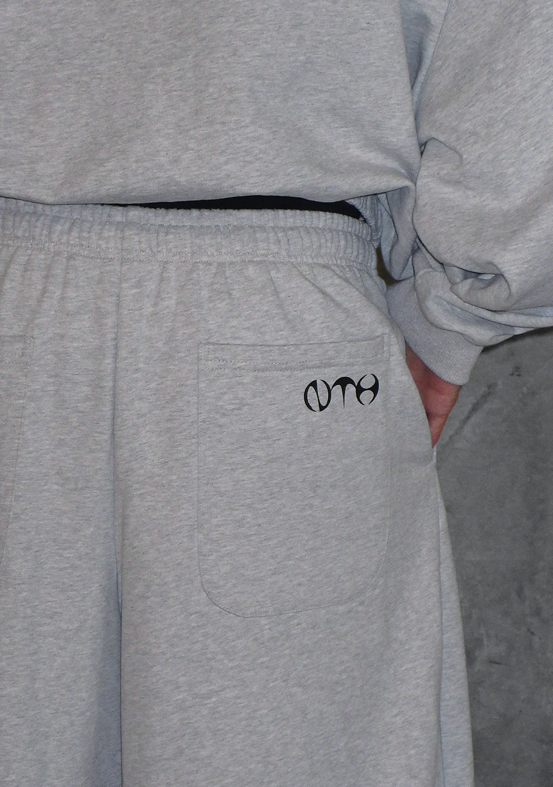 Nth ACTIVE OLD ENGLISH OVERSIZED SWEATPANTS GREY MARL - Image 6
