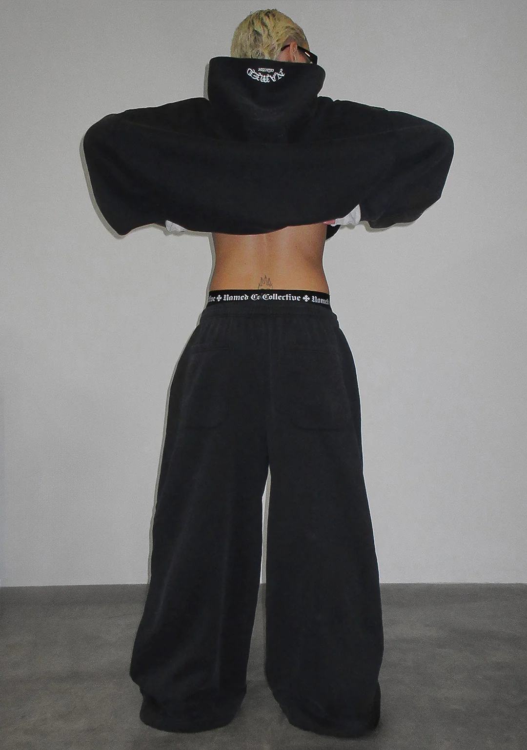 OLD ENGLISH OVERSIZED SWEATPANTS WASHED CHARCOAL - Image 6