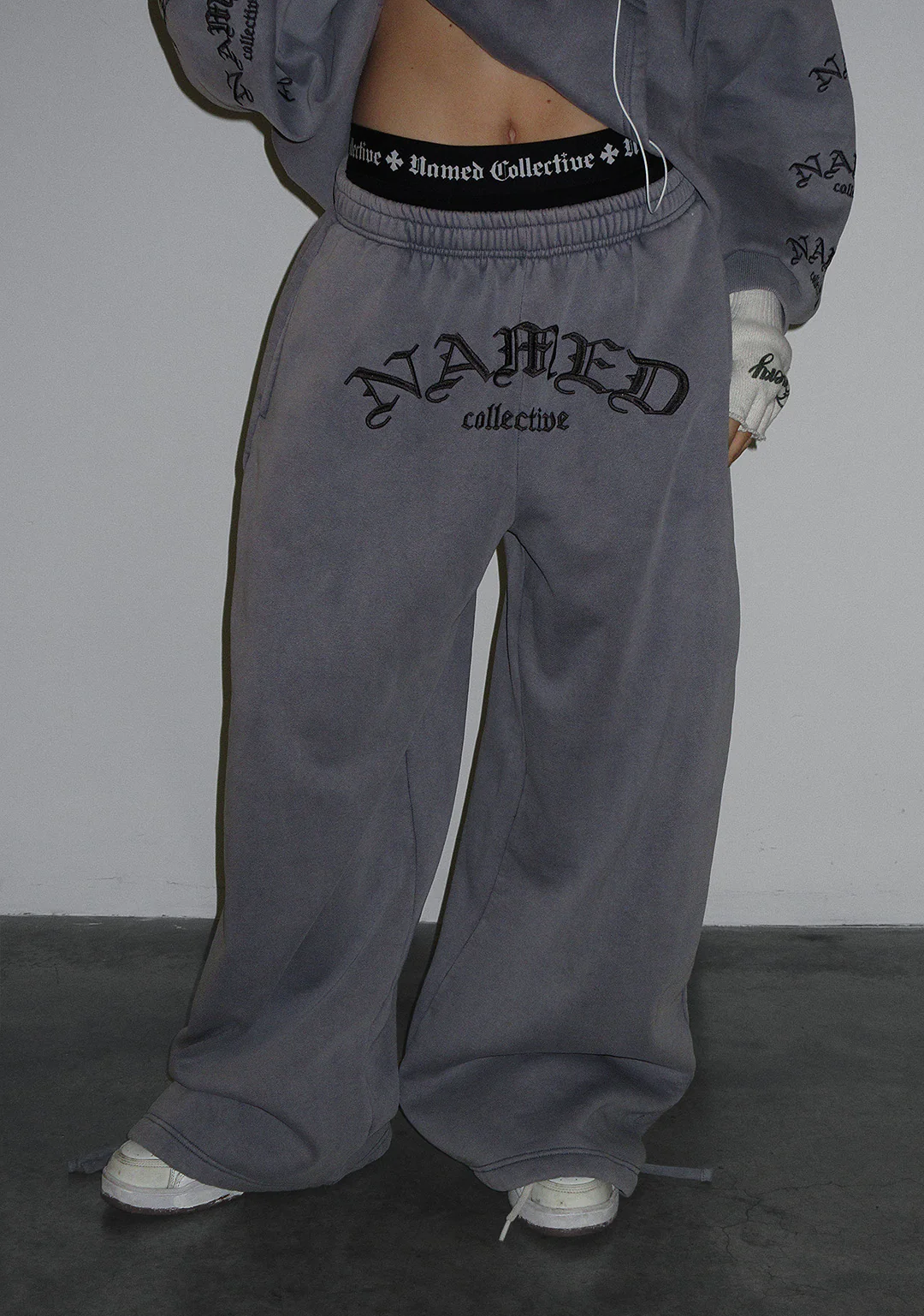 OLD ENGLISH OVERSIZED SWEATPANTS WASHED VINTAGE GREY - Image 4