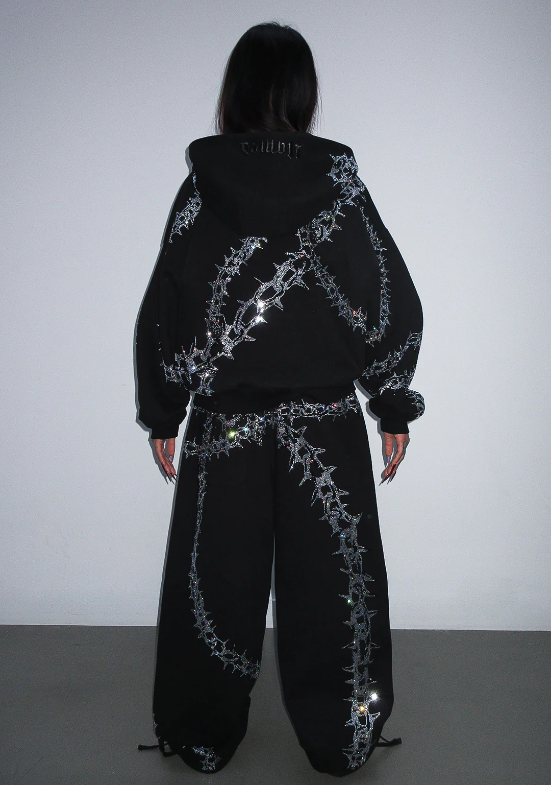 OMEN RHINESTONE OVERSIZED SWEATPANTS BLACK - Image 7