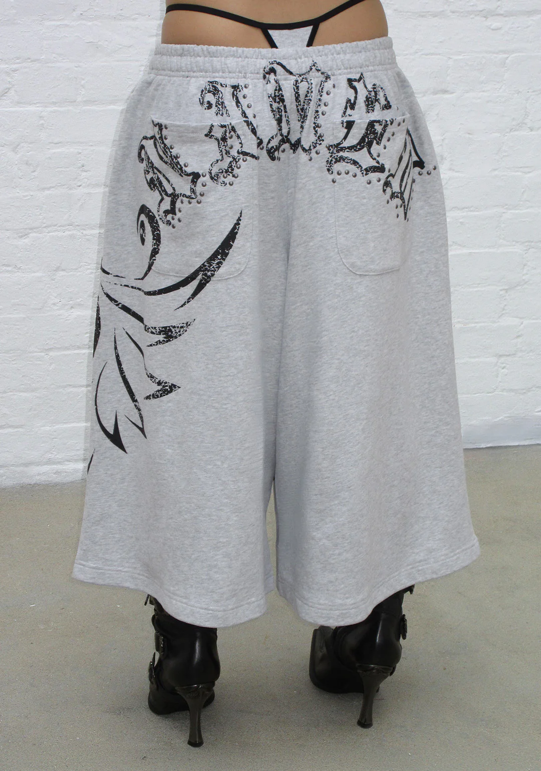 OUTLAW OVERSIZED SWEATSHORTS GREY MARL - Image 7