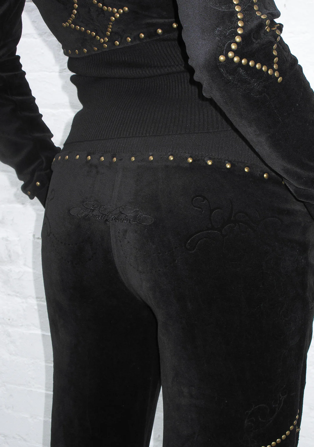 REBEL STUDDED VELOUR SWEATPANTS BLACK - Image 5