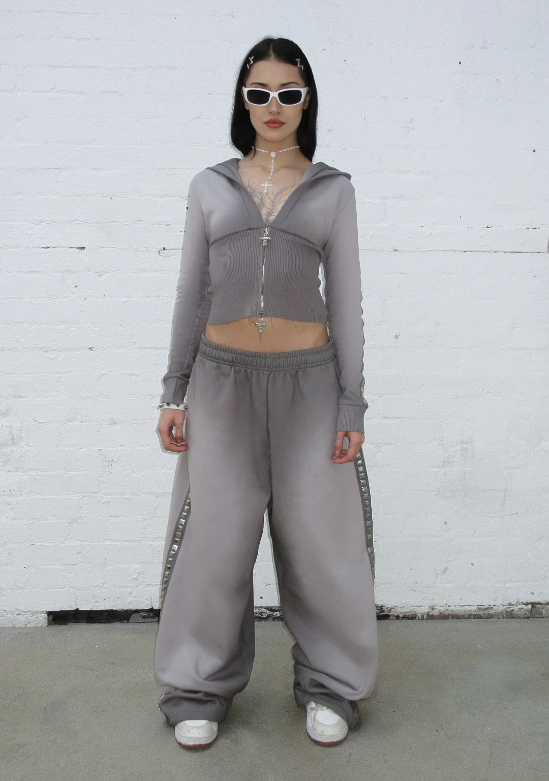 RUMOUR STUDDED OVERSIZED SWEATPANTS GRADIENT GREY - Image 2