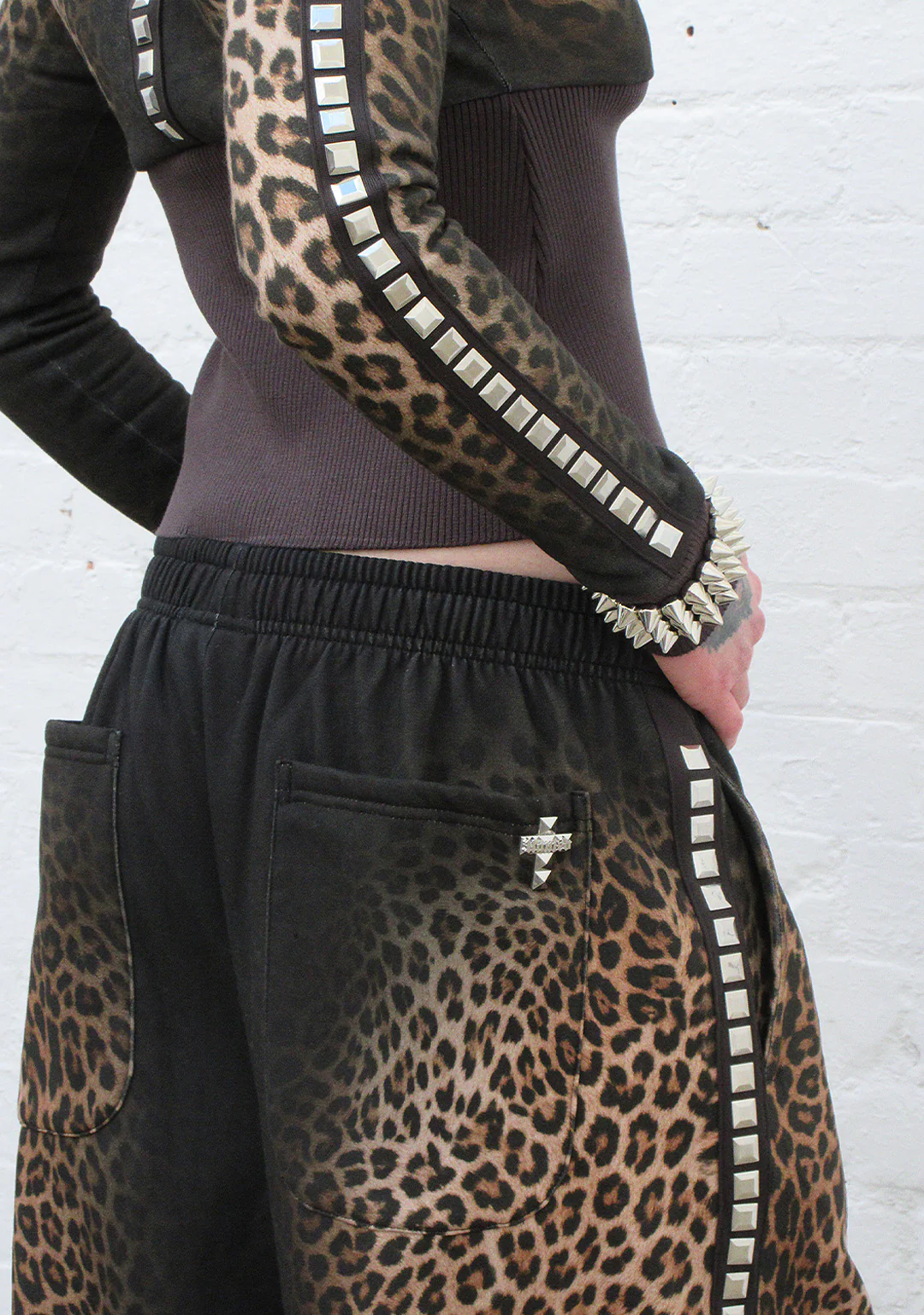 RUMOUR STUDDED OVERSIZED SWEATPANTS LEOPARD - Image 5