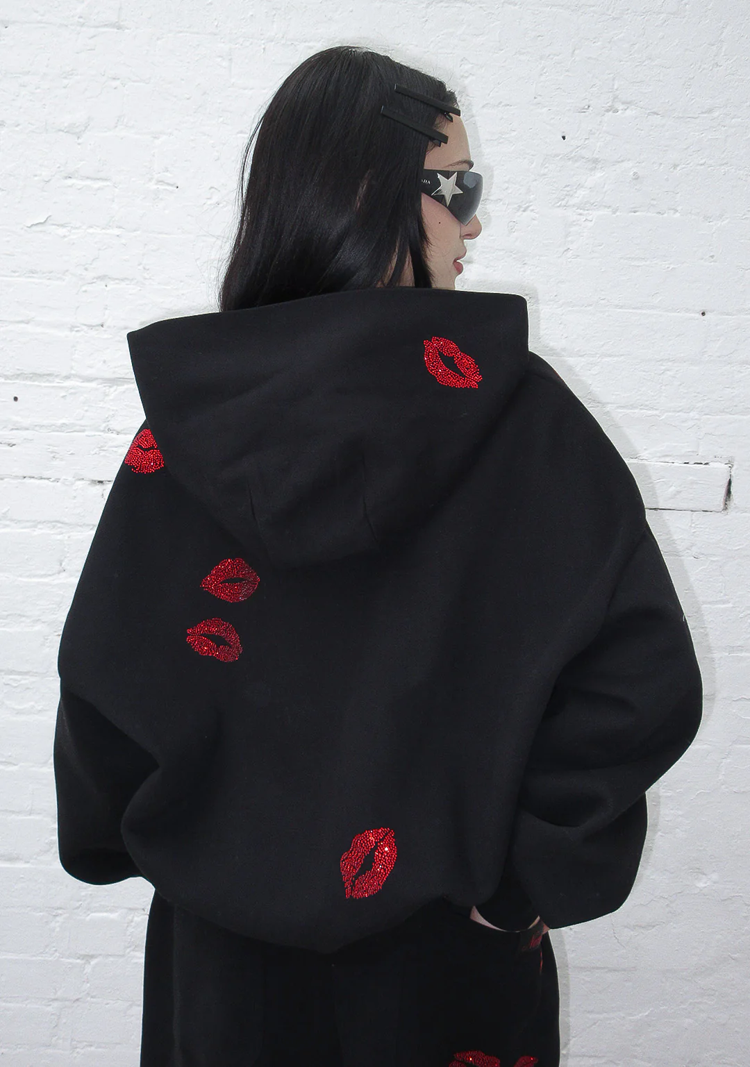 TEASE RHINESTONE KISS ZIP HOODIE BLACK - Image 3