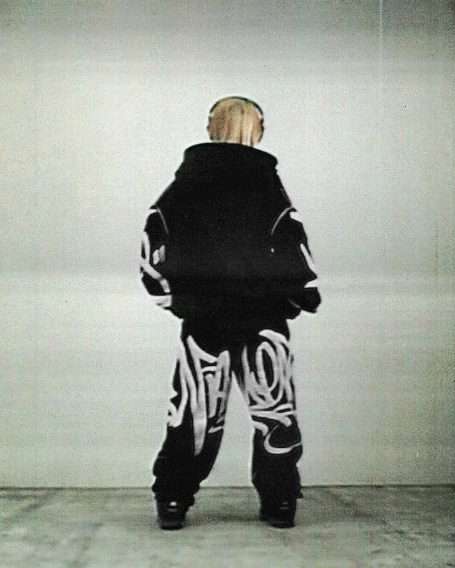 VANDALISM SWEATS STENCIL BLACK - Image 2