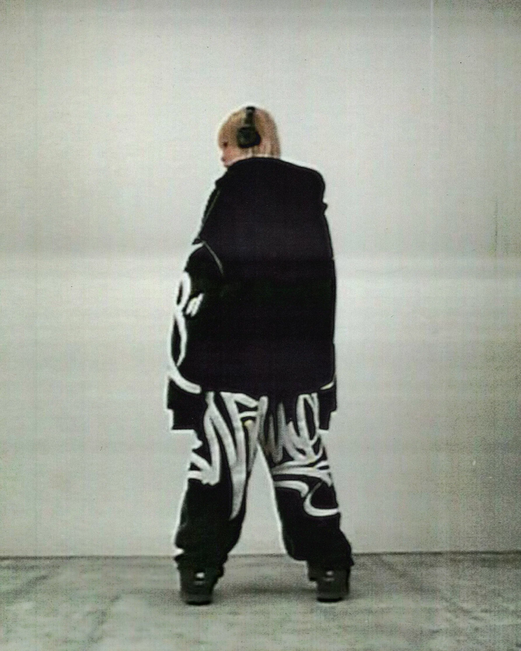 VANDALISM ZIP HOODIE STENCIL BLACK - Image 3