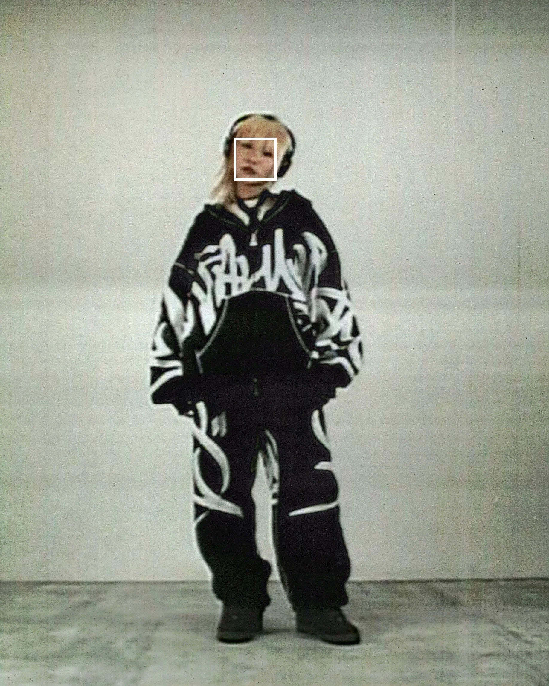 VANDALISM ZIP HOODIE STENCIL BLACK - Image 4