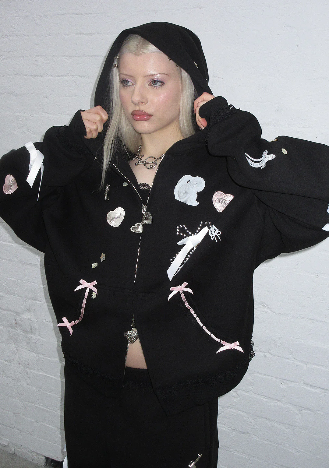 WHISPER ZIP HOODIE BLACK - Image 4